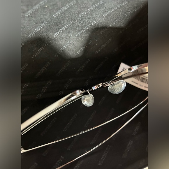 Unisex Balenciaga brand new sunglasses model of 2023 - Picture 6 of 10